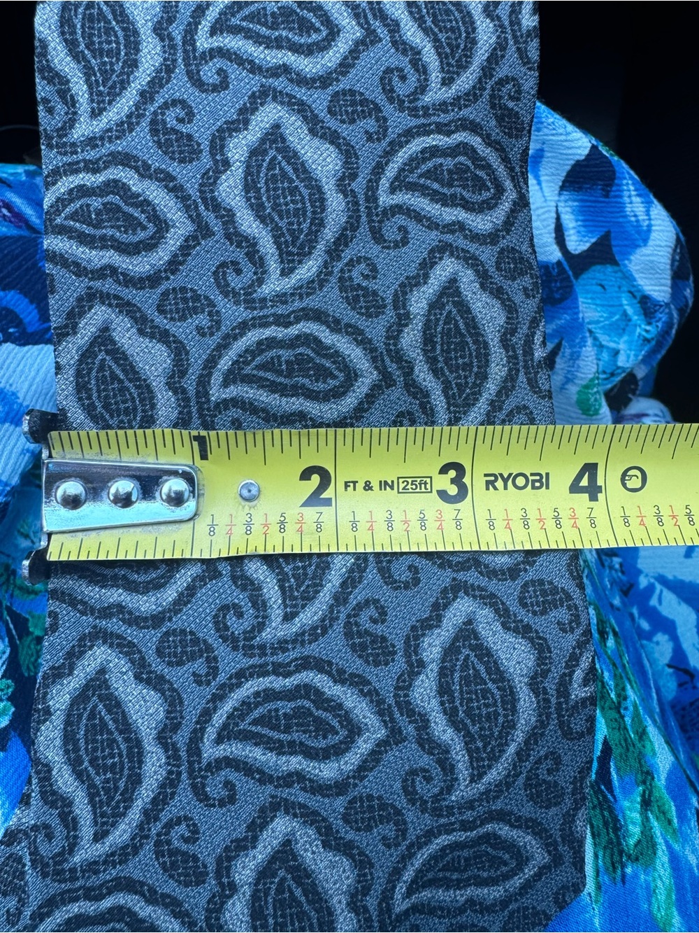 Giorgio Armani Silk Tie Paisley Print - Picture 10 of 10